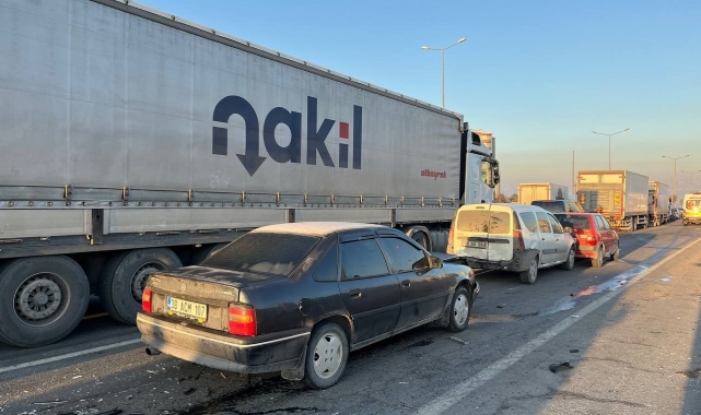 Kayseri'de 3 aracın karıştığı zincirleme kaza: 2 yaralı
