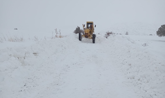 Kayseri'de kapanan 122 yol ulaşıma açıldı