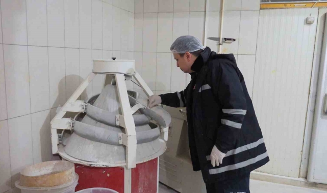 Kemer'de pastane, market ve fırınlara denetim