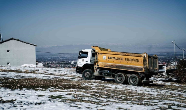 Kıraç Mahallesi'nde yılların sorunu tarih oluyor