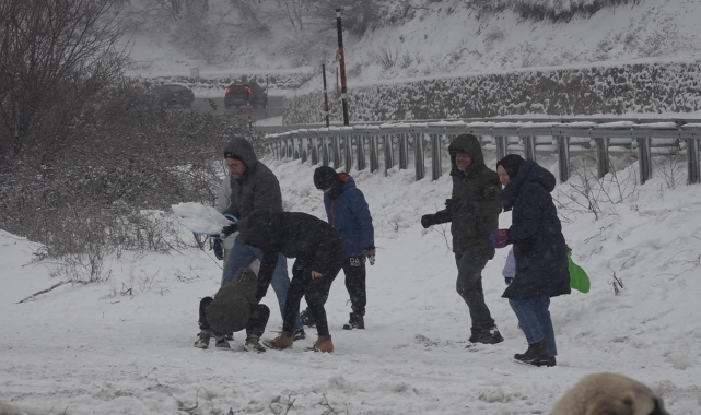 Kırklareli'nde vatandaşlar karın tadını çıkardı