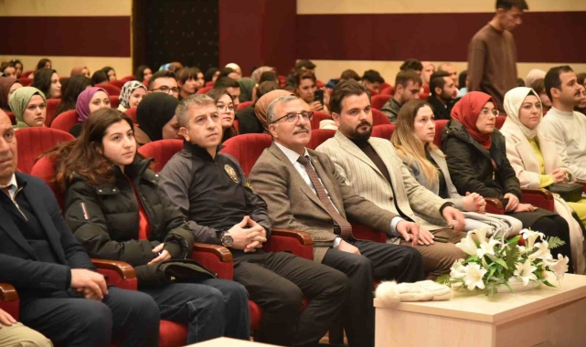 KMÜ'de 'Terör Tuzağına Düşme' konulu seminer verildi