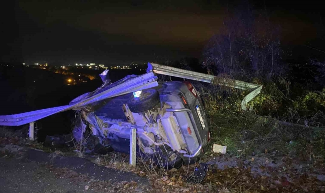 Kontrolden çıkan cip yağmur kanalına devrildi: 1 yaralı