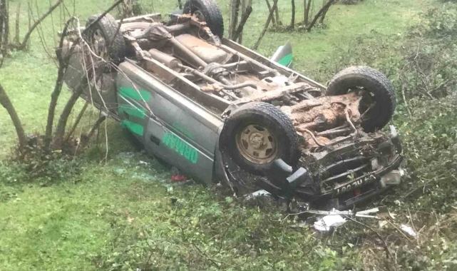 Kontrolden çıkan kamyonet tarlaya devrildi: 5 yaralı