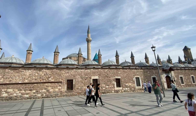 Konya Mevlana Müzesi, 2024'te 2 milyon 634 bin 355 kişi tarafından ziyaret edildi