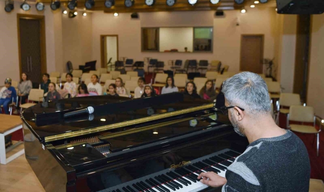 Konyaaltı'nda geleceğin sanatçıları yetişiyor