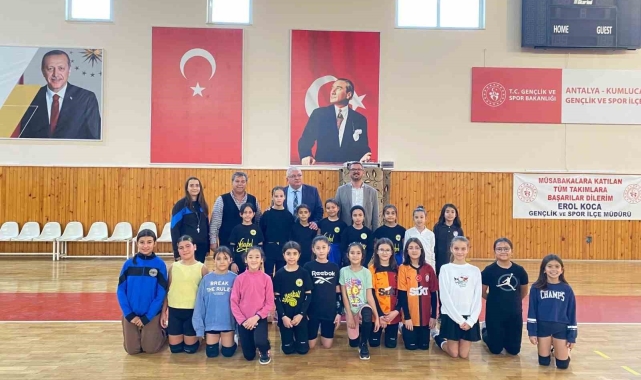 Kumluca Kaymakamı spor salonlarını denetledi