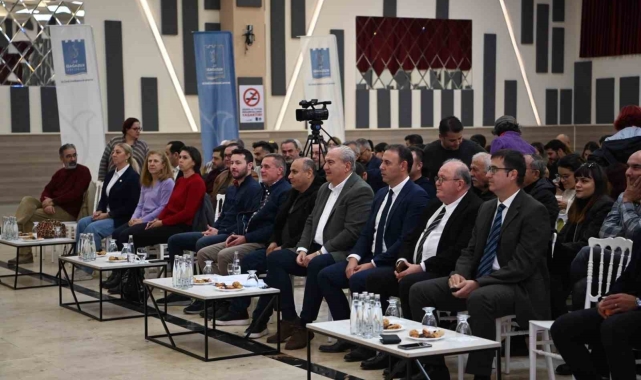 Kuşadası'nda deprem paneli düzenlendi