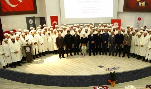 Kütahya'da 92 aday din görevlisi mezun oldu