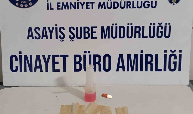 Kütahya'da park halindeki araçta uyuşturucu ele geçirildi