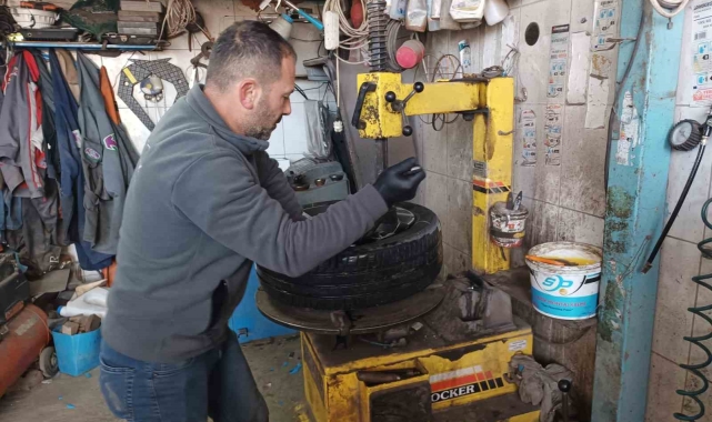 Lastikçilerde 'kış lastiği' yoğunluğu yaşanmaya başlandı