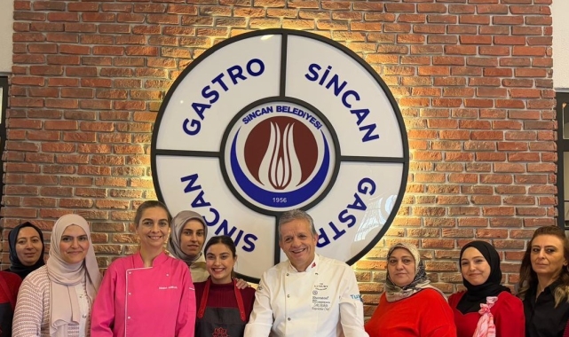 "Liderlerin Şefi" Zeki Açıköz Gastro Sincan'da kursiyerlerle mutfağa girdi