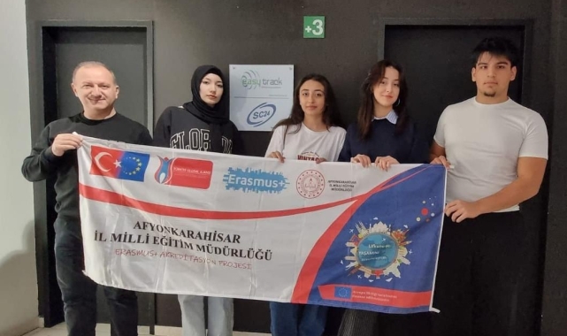 Lise öğrencileri stajlarını Viyana'da yaptı