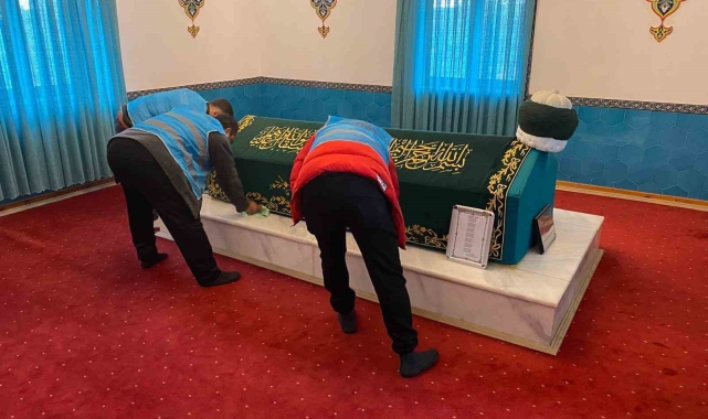 Mahkûmlardan Dursun Fakih Türbesi'nde temizlik
