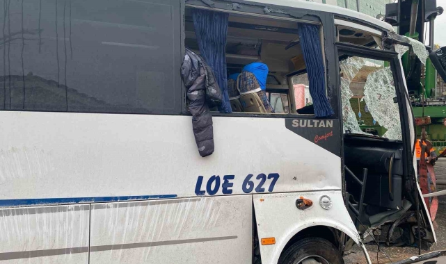 Maltepe'de minibüs devrildi: 1 ölü, 7 yaralı