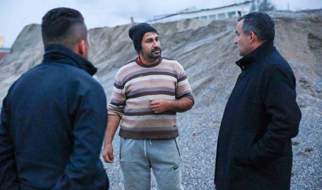 Manavgat Belediye Başkanı Kara'dan sel mağduru çiftçiye destek