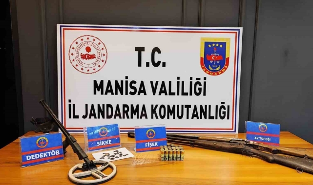 Manisa'da Doğu Roma dönemine ait 23 sikke ele geçirildi