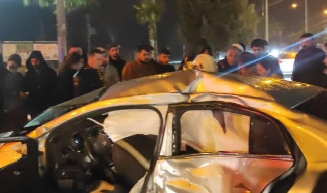 Mardin&#039;de kamyonet ile otomobil çarpıştı: 2 yaralı