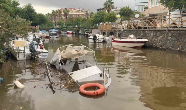 Marmaris'te metrekareye 170 kg yağış düştü, balıkçı tekneleri batmaya başladı