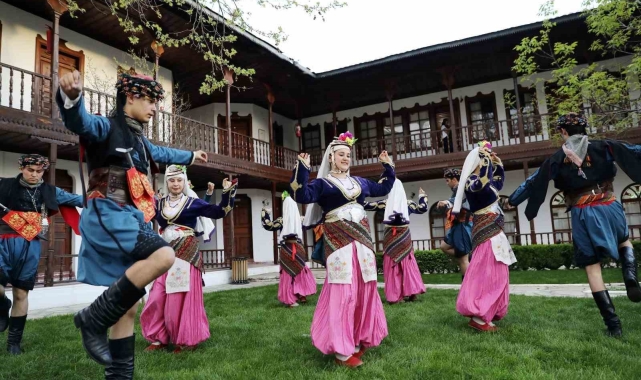 Merkezefendi'de halk oyunları kurslarına başvurular başladı