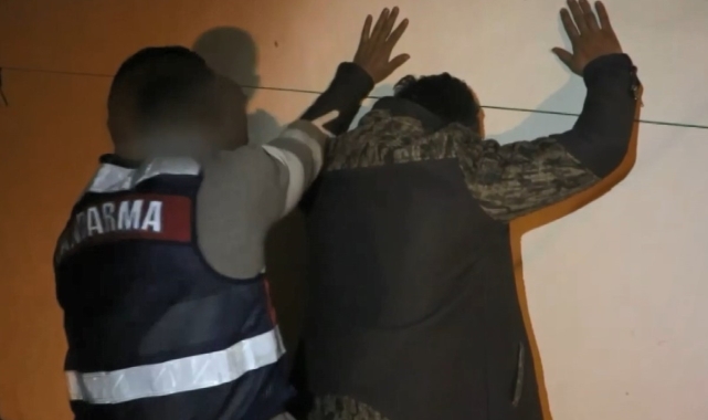 Mersin'de uyuşturucu operasyonu: 8 gözaltı