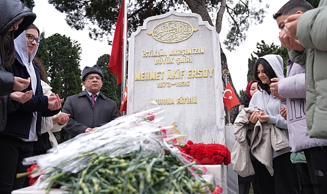 Milli şair Mehmet Akif Ersoy kabri başında anıldı