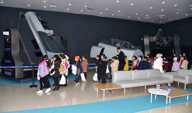 Minik Kaşifler, Simülasyon Merkezinde teknolojiyi keşfediyor