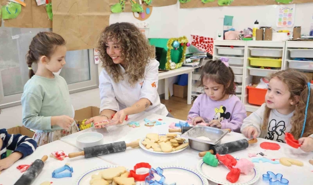 Minik şeflerden 'yılbaşı' kurabiyeleri