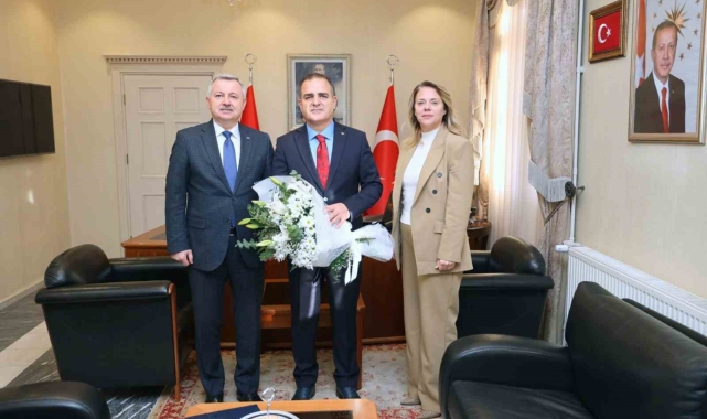 Moldova Ankara Büyükelçisi Vali Akbıyık'ı ziyaret etti
