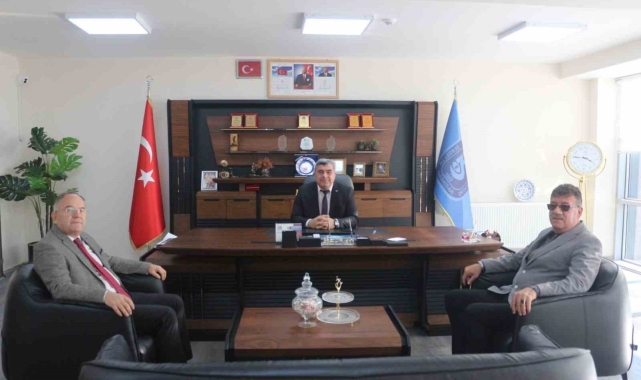 Müdür Sünnetci, Şemsettin Karahisari Ortaokulu'nu ziyaret etti