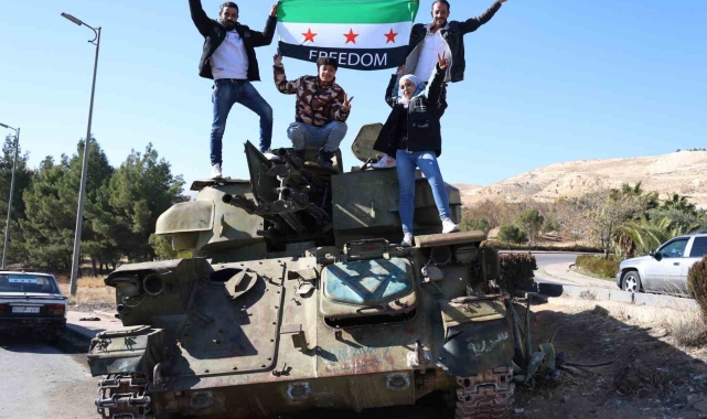 Mühimmat yüklü 4 tank yol kenarında terk edilmiş halde bulundu
