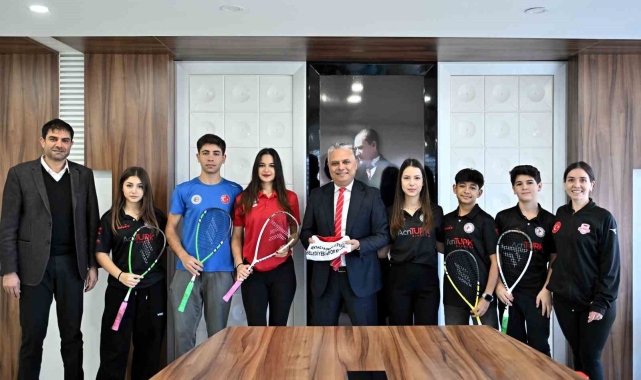 Muratpaşa'nın squash başarısı