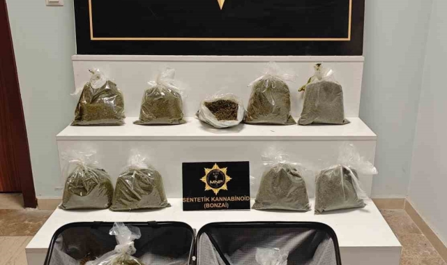 Muş'ta otobüs bagajında 16 kilo 400 gram sentetik kannabinoid ele geçirildi