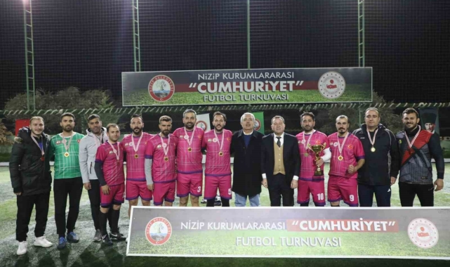 Nizip'te Cumhuriyet Futbol Turnuvası tamamlandı
