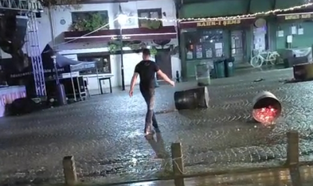 Odunpazarı Belediyesi'nin Yeni Yıl Pazarı tezgahları saldırıya uğradı