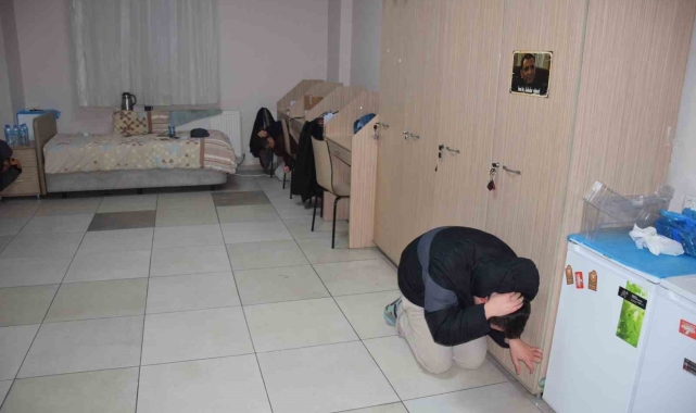 Öğrenci yurdunda deprem ve yangın tatbikatı