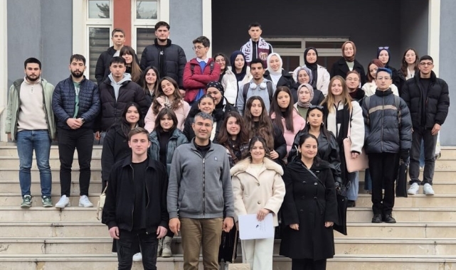 Öğrenciler sektör profesyonelleriyle buluşuyor