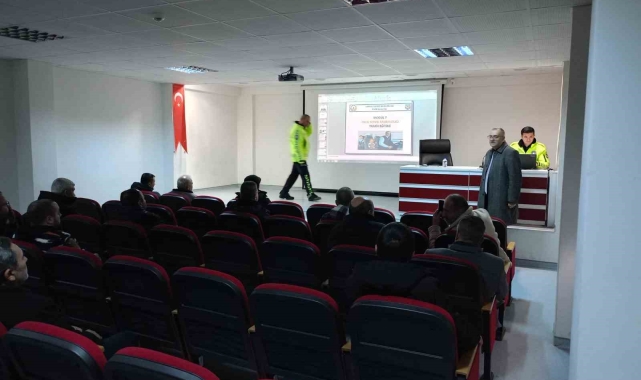 Okul servis şoförlerine eğitim verildi