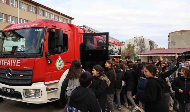 Okulda nefes kesen yangın tatbikatı
