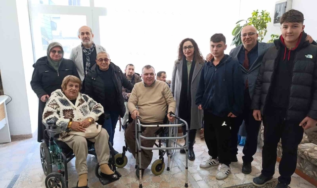 Okuldan sakatlar derneğine wolker
