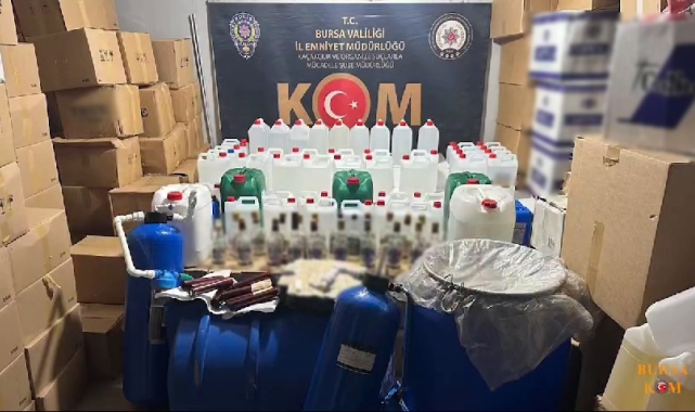 Ölüm saçan şüphelilere yönelik operasyon: 7 kişi tutuklandı, 4 bin 735 litre sahte içki ele geçirildi