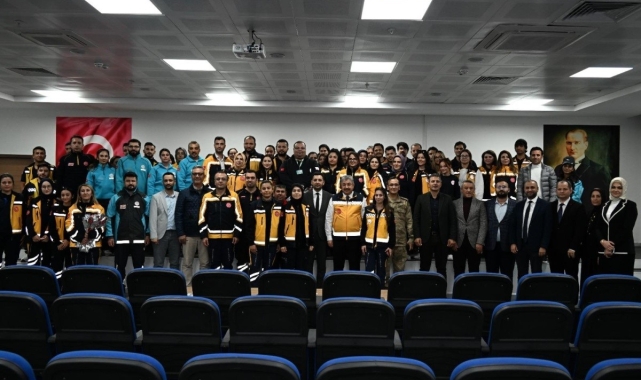 Osmaniye'de 'Fermuar Sistemi ile Yaşama Yol Ver' programı tanıtıldı