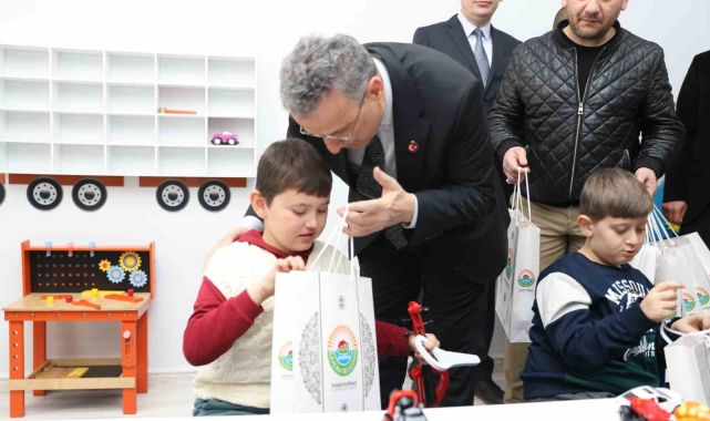 Özel çocukların gülümsemelerine sağlıklı dokunuş