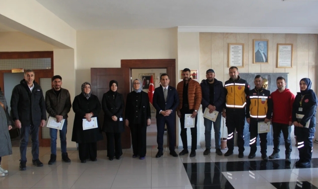 Özveriyle çalışan sağlık personellerine başarı belgeleri verildi