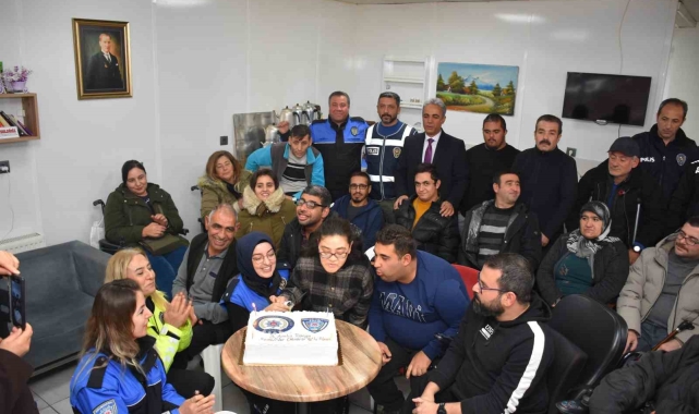 Polisler söyledi, özel vatandaşlar oynadı