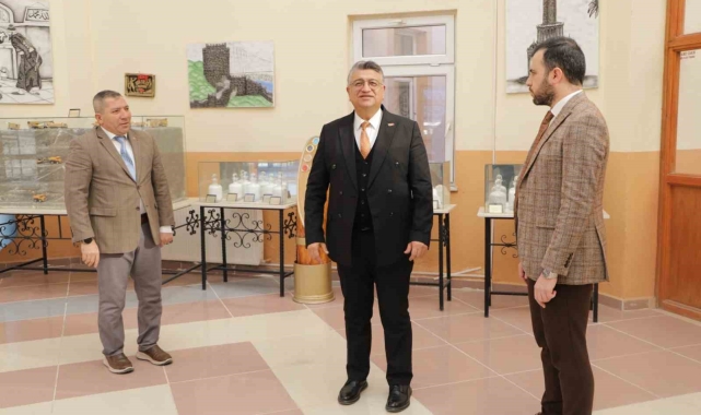 Rektör Kızıltoprak, Emet MYO'nun faaliyetleri, hedefleri ve çalışmaları hakkında bilgilendirildi