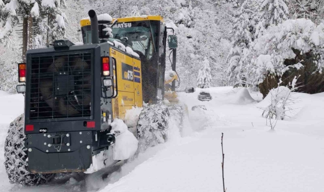 Rize'de 38 köy yolu ulaşıma kapandı