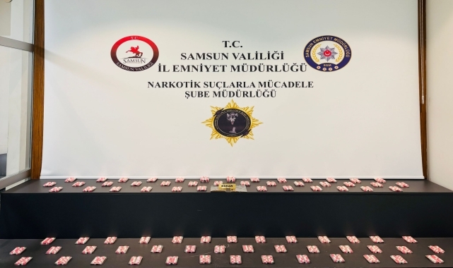 Samsun'da 2 bin 263 sentetik ecza hapı ele geçirildi, 2 zanlı yakalandı
