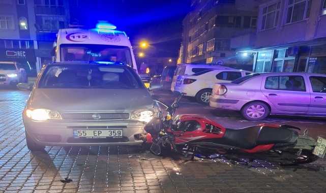 Samsun'da otomobille çarpışan motosikletteki 2 kişi yaralandı