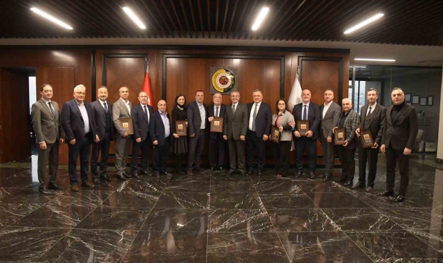 Samsun TSO'dan emektarlara plaket